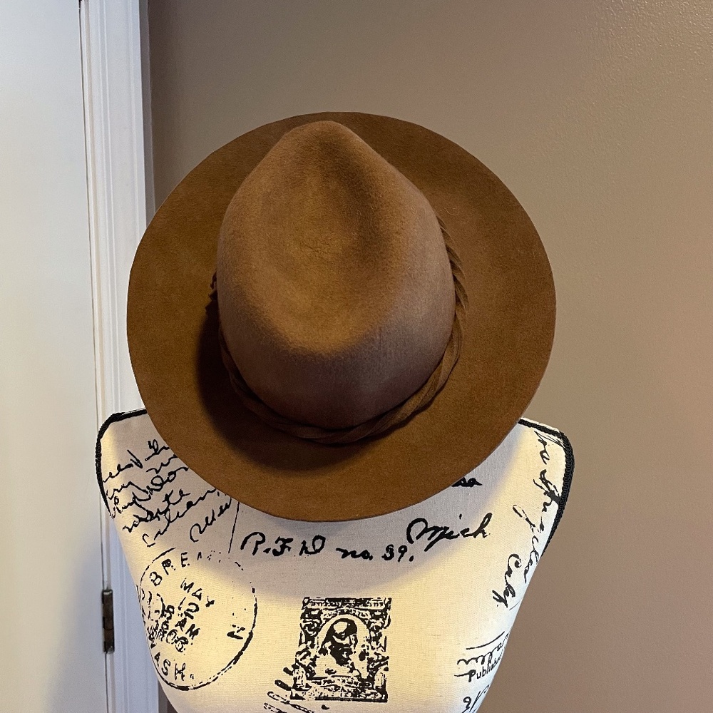 David & Young wool hat